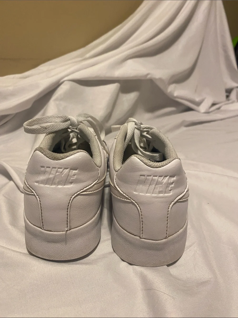 Nike Men's White Low-Top Leather Sneakers